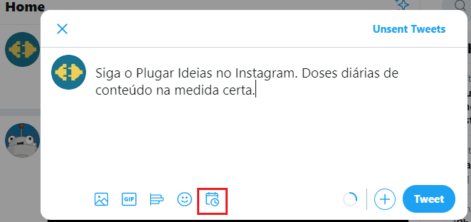 Para agendar um tuíte no Twitter, basta compor a mensagem e, em seguida, clicar no ícone de calendário. 