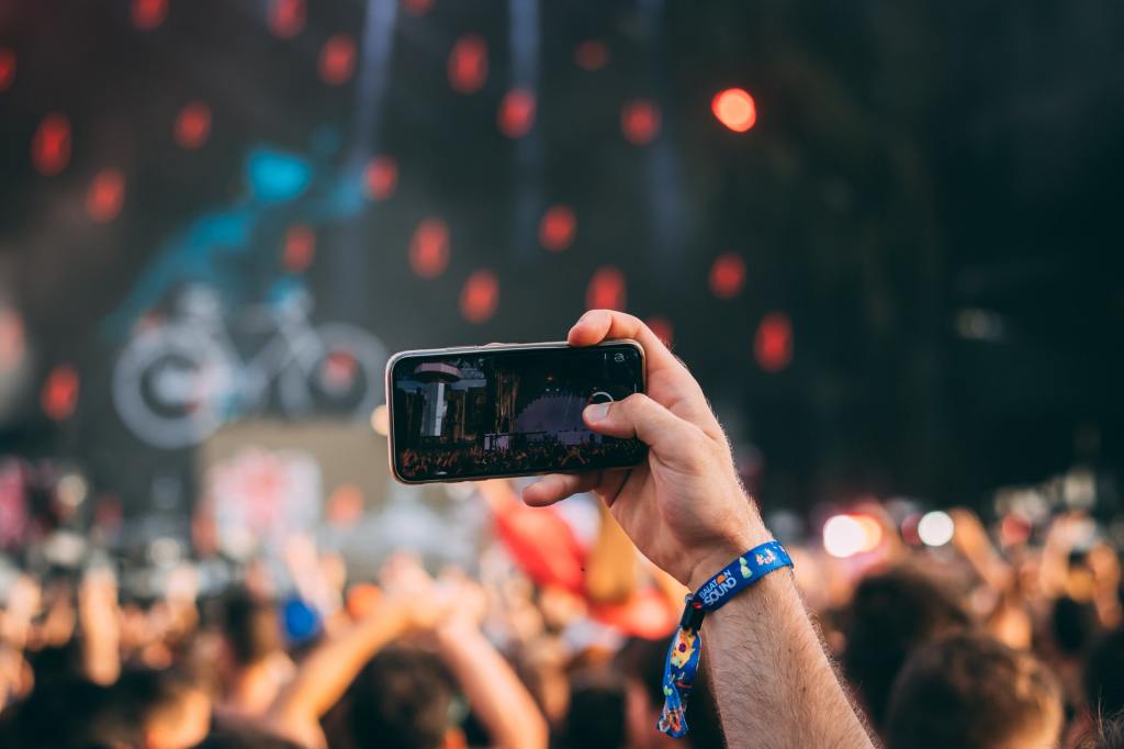 Usando uma extensão do Chrome, é possível até salvar lives do Instagram que foram feitas por outras pessoas.