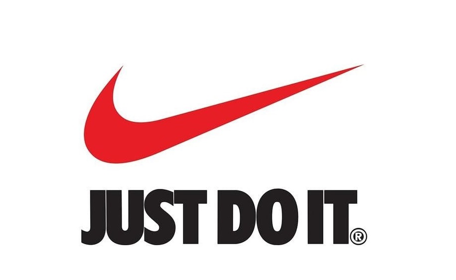 Slogan e mantra são duas coisas diferentes. enquanto o slogan da Nike é Just do It (Apenas faça) seu mantra é Authentic Athletic Performance (Autêntica Performance Atlética).