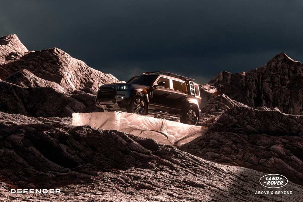 Bastante usada por campanhas de automóveis, a temática natureza e cidade, terra e metal deve se expandir com força em 2021.