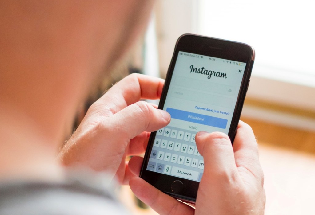 Ao criar sua loja no Instagram, escolha um perfil comercial. (Foto: Unsplash)