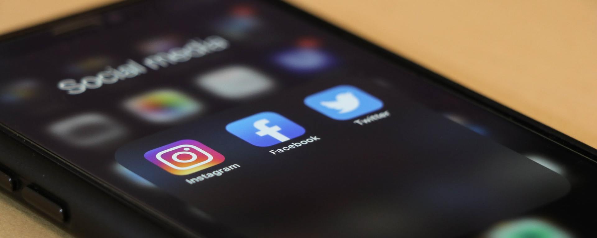 quais as diferencas entre midias sociais e redes sociais